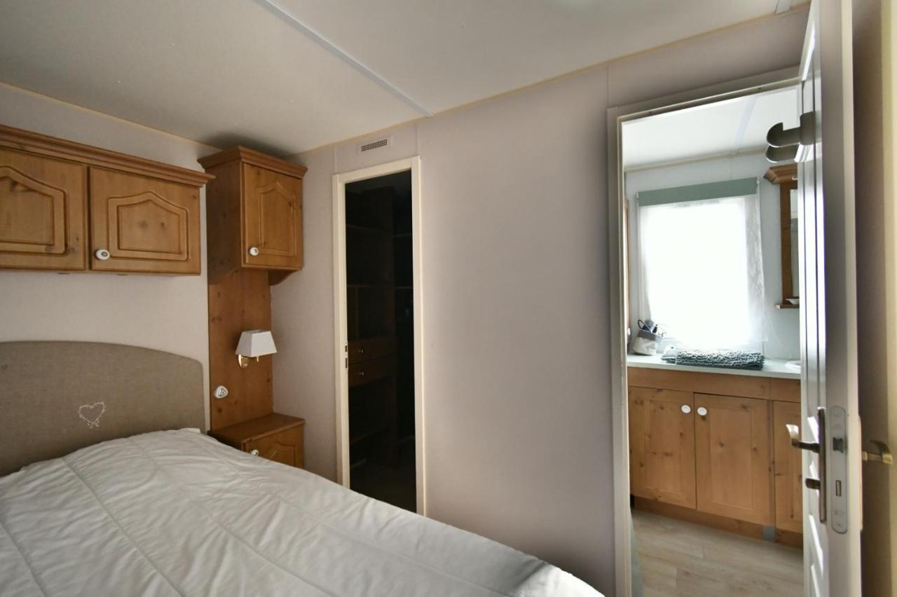 Mobil'Home Climatise Terrain Prive Proche Du Zoo De La Palmyre Les Mathes Exterior foto